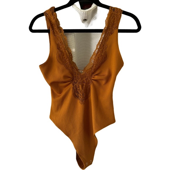 Free People - Picture 1 of 2